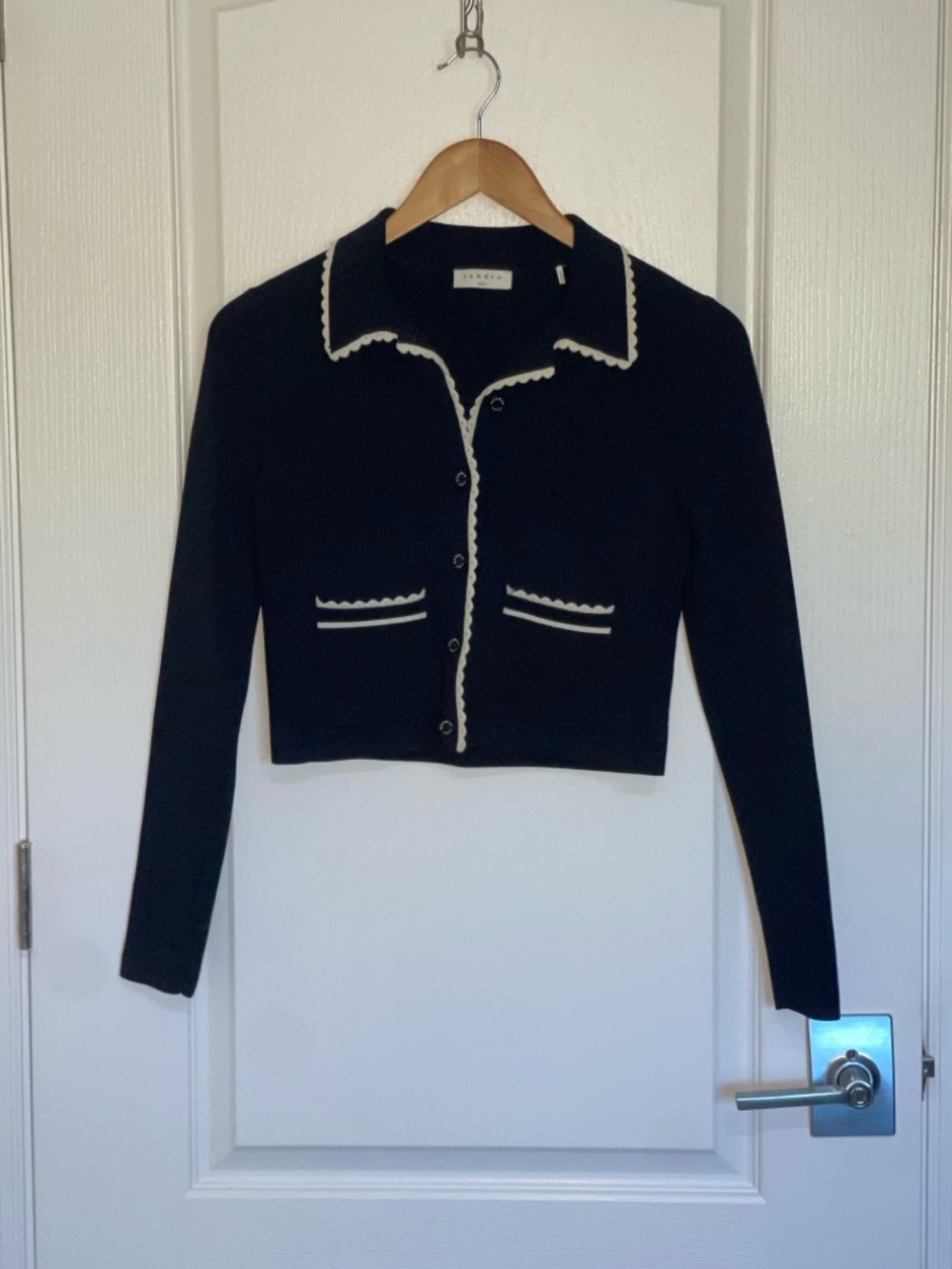 SANDRO LEANNA CROPPED SCALLOPED-TRIM Black Cropped Cardigan White Trim SZ 1 - Picture 9 of 11